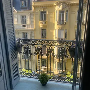 Apartment Les Fleurs Astoria, Menton